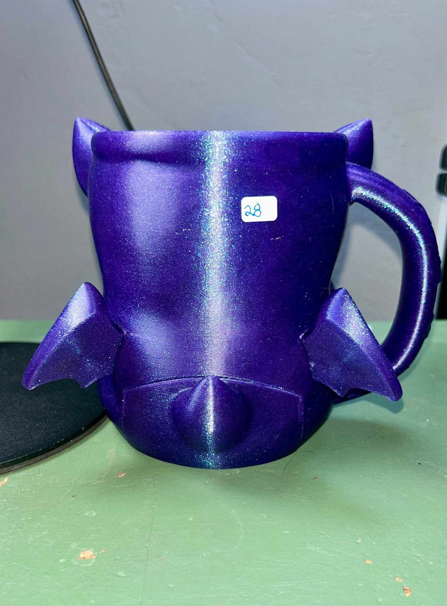 Bat ice cream holder