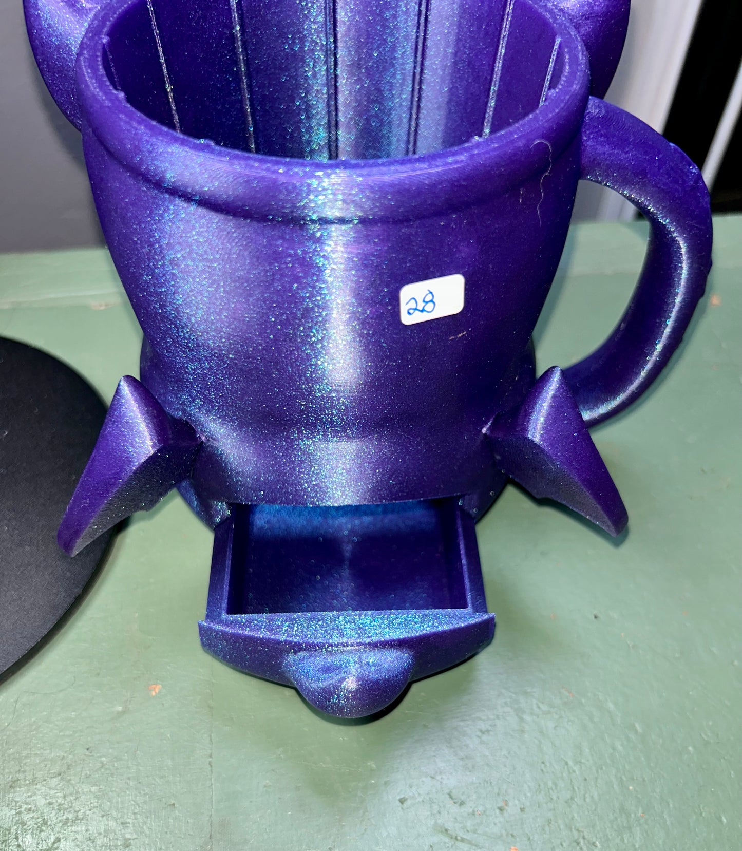 Bat ice cream holder